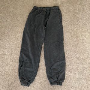 Brandy Melville Roses Sweatpants (dark gray)